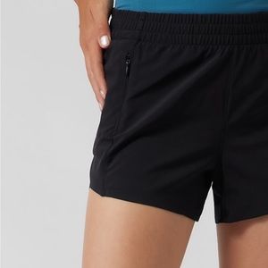 Athleta Girl Heart the Hustle 2.5” short, black, size XL / 14